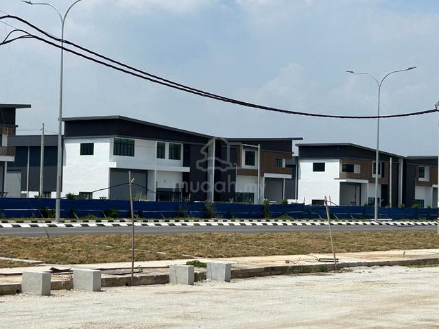 Lunas Vision City Semi-D Factory For Sale 1