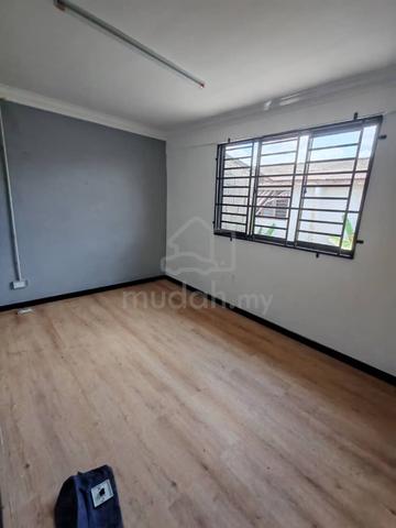 Kulai Saleng, jalan serunai, 2 storey lowcost, fully reno, full loan. 4