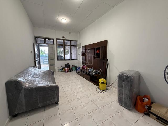Taman Daya jln Rumbia Single storey house For Rent 1