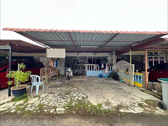 Teres setingkat di Taman Pulai Indah Serkam Merlimau 1