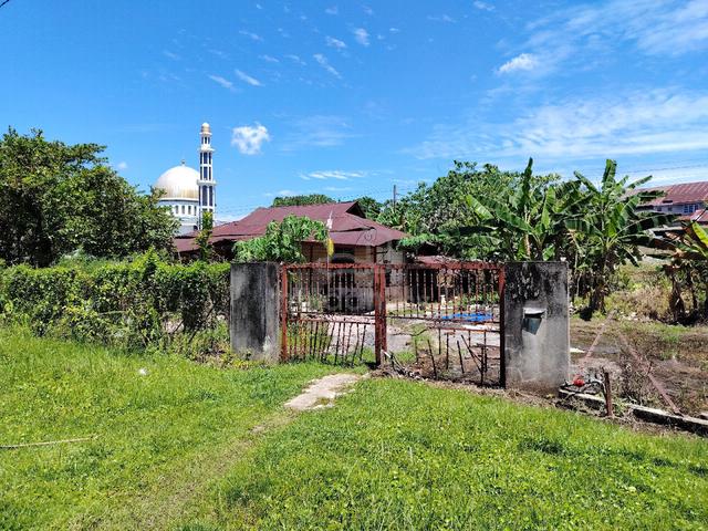 Nonbumi, Freehold (Geran Putih) Di Pekan Batu Gajah. 1