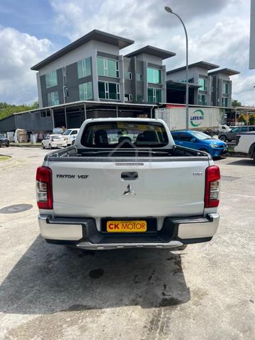 2019 Mitsubishi TRITON 2.4 VGT A/T PREMIUM (A) - 4