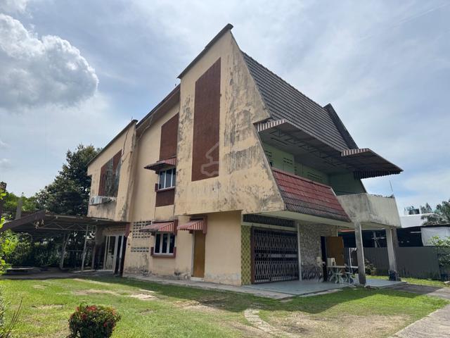 2 storey bungalow house in Good location for sale in seremban 1