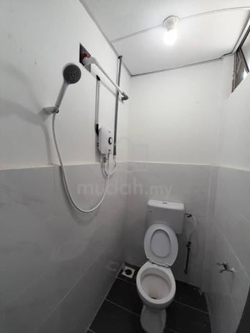 VERY NEAR CIQ MEDIUM ROOM ( Stulang ) 5