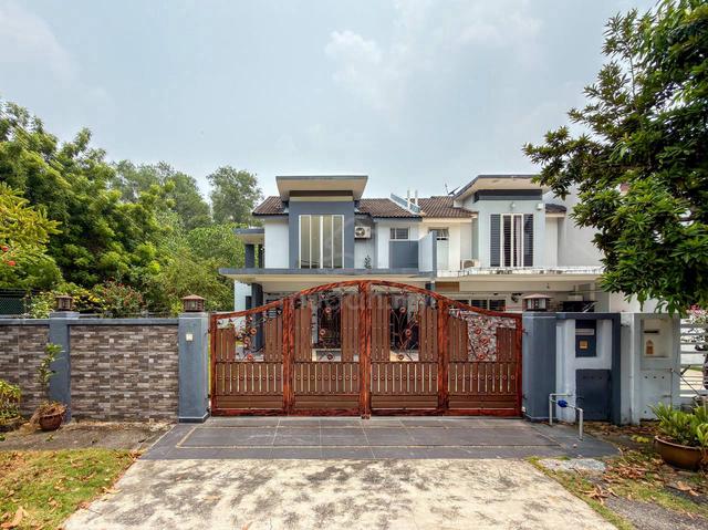 Fully Extend Corner Lot 2 Storey Terrace, Taman Putra Prima, Puchong 1