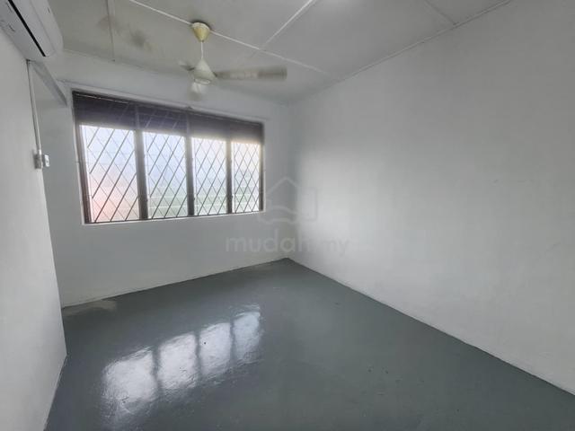 Johor Jaya!!! For Rent Double Storey Low Cost Near IKEA 1