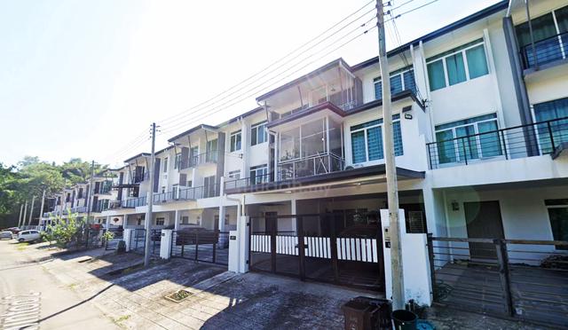 Taman Minintod | Penampang | 3-Storey House | 4R3B | 4 Balconies | Ren 1