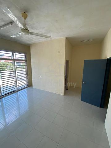 Looking for housemate 1