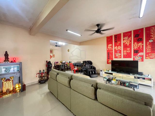 Tmn Flora Impian 3 Sty, Freehold, Renovated, Gated and Guarded 1
