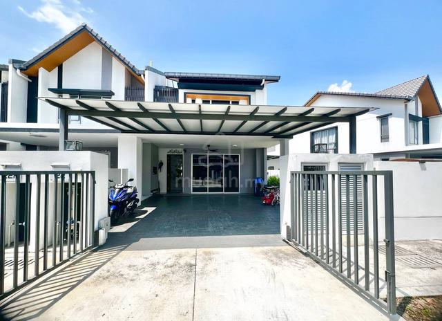 Renovated! End Lot 2-Storey Serene Height Type Verna @ Semenyih Bangi 1