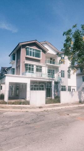 Bandar Putra, Tg Lumpur, Kuantan [CORNER LOT 3 TINGKAT] 1