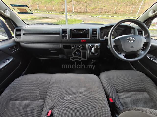 2022 Toyota Hiace 2.5 (M) Window Van 14 Seat - 5