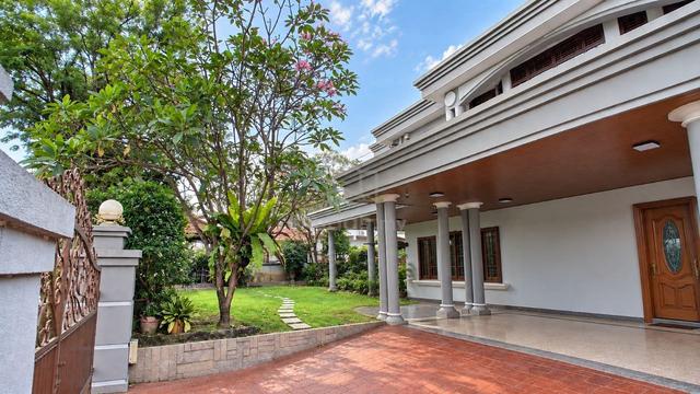 Spacious double-storey bungalow SS3, Petaling Jaya 1
