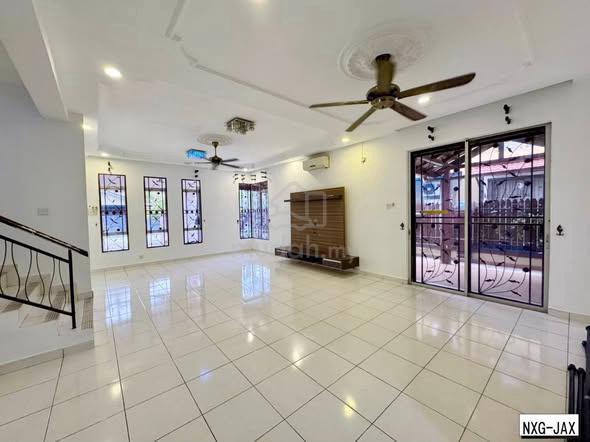 BELOW MARKET Aman Perdana Klang 2 Storey Semi D 32x65 Renovated G&G FH 1