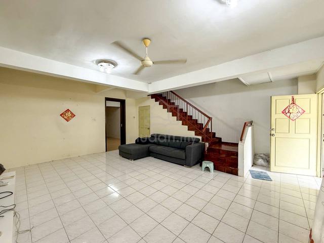 Freehold + Renovated + 4R 3B Double Storey Mahkota Cheras 1