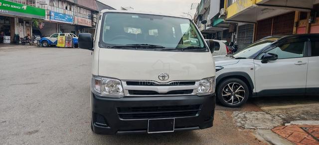2012 Toyota HIACE 2.5 (M)Diesel Window Van - 2