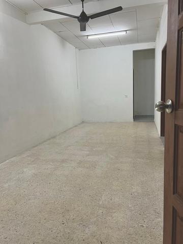 Rumah Teres Setingkat Bersih di Taman Saujana Jaya, Taiping 1