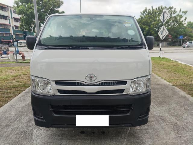 2013 Toyota HIACE 2.5 (M) Window Van 14seat - 2