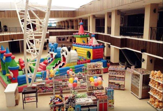 Cameron Square Ground Floor Shopping Centre For Rent - Direct Owner 3