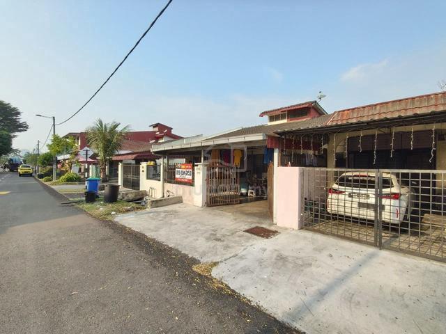 CHEAPEST| Lake view| Kitchen ready | 5 to 10 mins drive to MRT UPM 1
