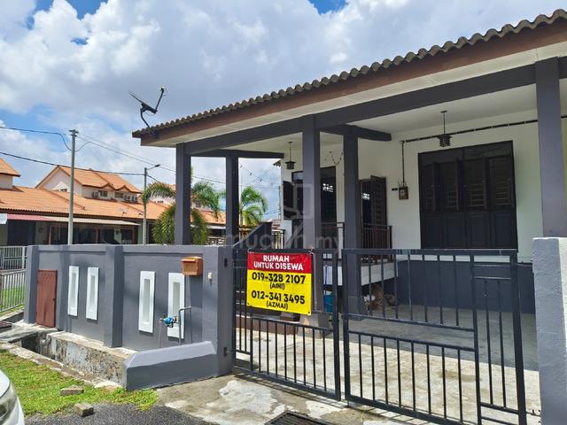 Rumah corner design tradisional untuk disewa 1