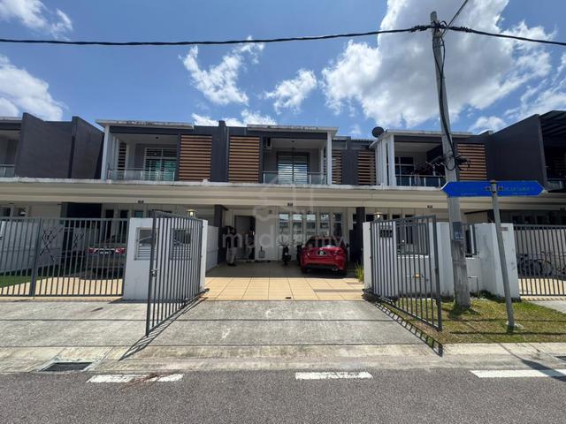 RM60K Discount| Bdr Putra Kulai| G&G| Freehold | 4+1 Room | Negotiable 1