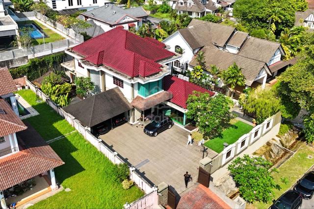 [ BELOW MARKET VALUE, CANTIK ] Bungalow Seksyen 8 Shah Alam 1