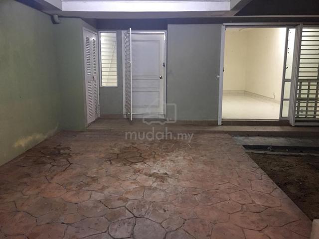 Basic D/S House for Rent (area behind Setia City Mall) 1