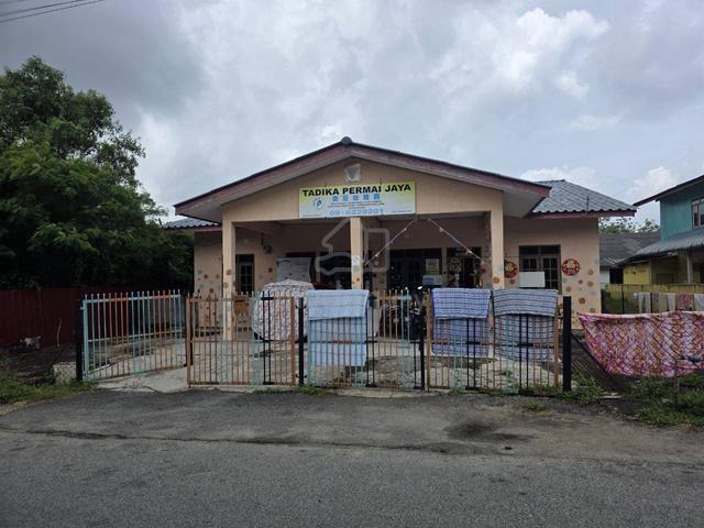 Banglo Setingkat Tanah Luas Pulau Kambing, Pusat Industri Bukit Kecil 1