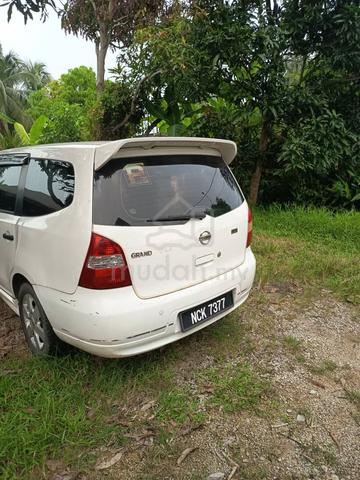 2010 Nissan GRAND LIVINA 1.6 IMPUL (A) - 3