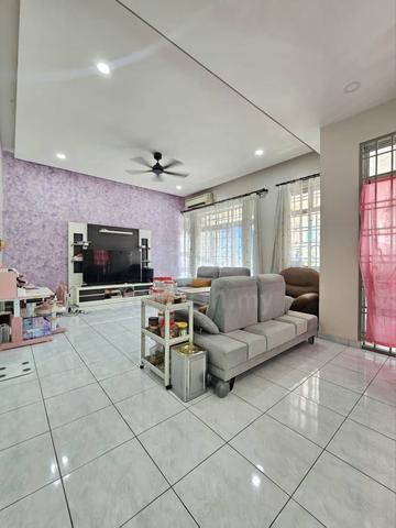 3 Storey Semi D House Renovated Jalan Denai Taman Bukit Jaya Ulu Tiram 1