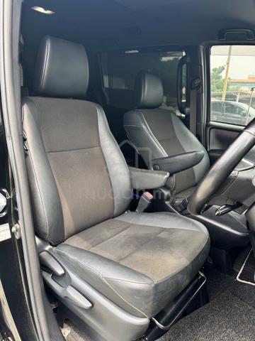 Toyota Noah Premium MPV 2 Power Door - 5