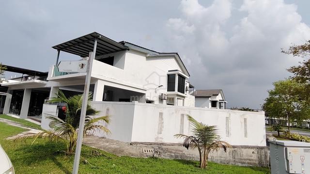 CORNER LOT 2 Storey Terrace Woodbury Residence Mahkota Hills 2