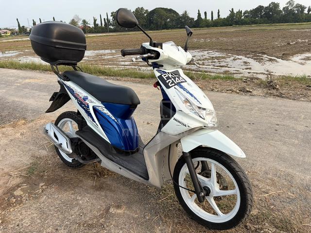 Skuter Honda Icon 110 tahun 2010 - photo 2 of 7