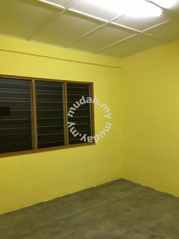 Rent Pangsapuri Seri Damai 3r2b Budget Condo Apartment Condominium For Rent In Puchong Selangor