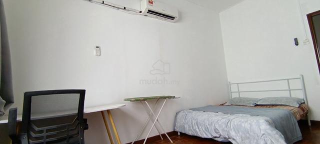 Usj room to let landed 1
