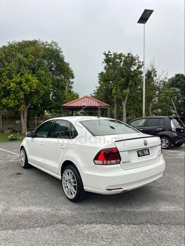 2017 Volkswagen VENTO 1.2 TSI HIGHLINE (A) - 4