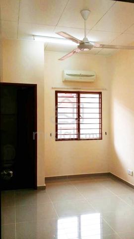 Kota Kemuning 2 Storey House Jln Anggerik Tainia 31/121 for RENT 4