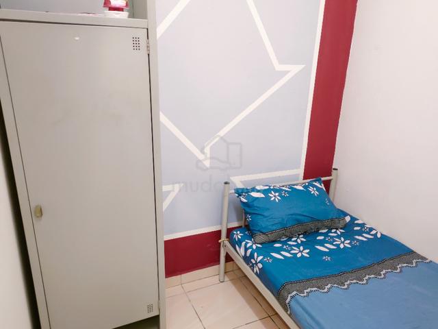 Mentari Court ✓ Room Single Muslimah| Free Wifi 3
