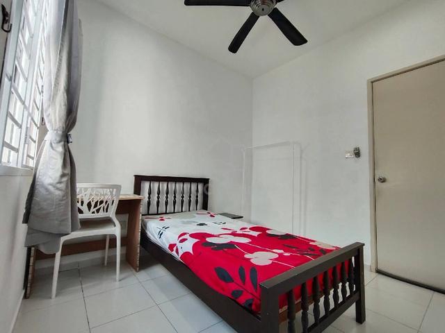 Room Nusa Bayu - Highway Tuas 1