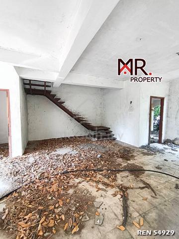CORNER LOT @ Double Storey Semi-D House Bandar Amanjaya FOR SALE 1