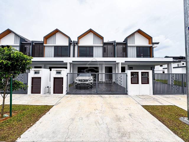 CHEAPEST Double Storey Serenia (Anisa), Serenia City Sepang 1