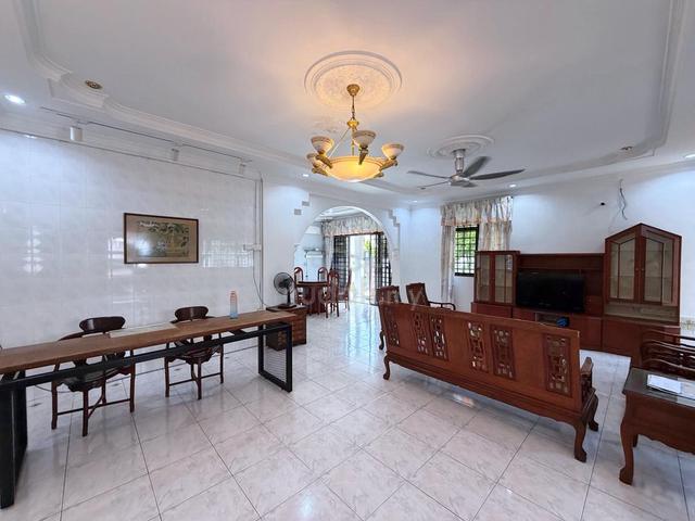 GREENLANE 2 Storey Terrace Spacious 2325sf Furnished 1