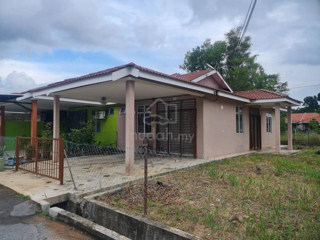 Hot Deal! Renovated Corner House–Strategic Location Near ECRL & UMP 1