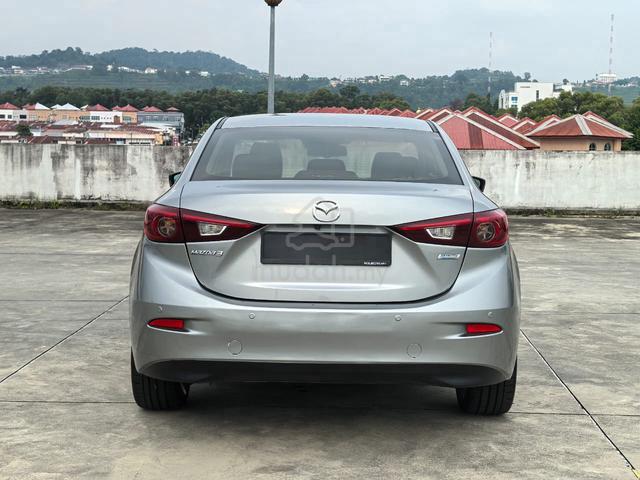 MAZDA 3 Seden HIGH SKYACTIV (CKD) 2.0 AT - 4