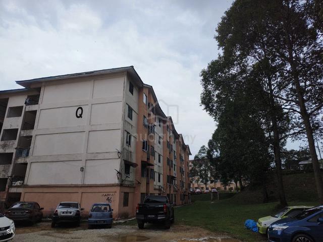 Rumah Pangsa College Heights Pajam 1