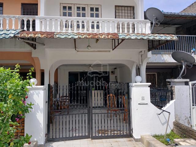 Semi Furnished 2 Story House at Kg Medan Petaling Jaya 1