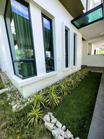 8 Residence(New House)
Double Storey Semi D 40x100 1