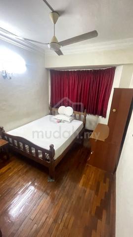 Bistari Big Middle for 2 persons couple or male PWTC LRT HKL KLCC TRX 1