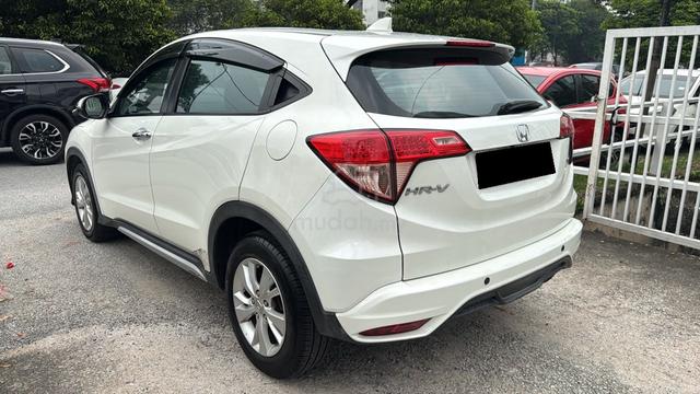 WITH WARRANTY TIP TOP 2015 Honda HR-V 1.8 V - 3